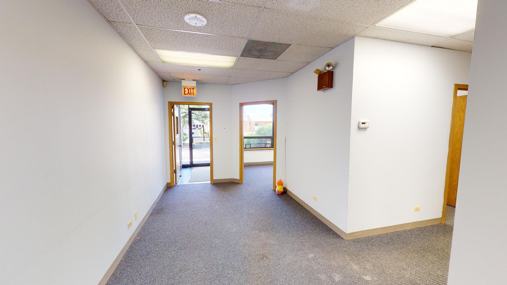 3115 N Wilke Rd, Arlington Heights, IL for lease Interior Photo- Image 1 of 12