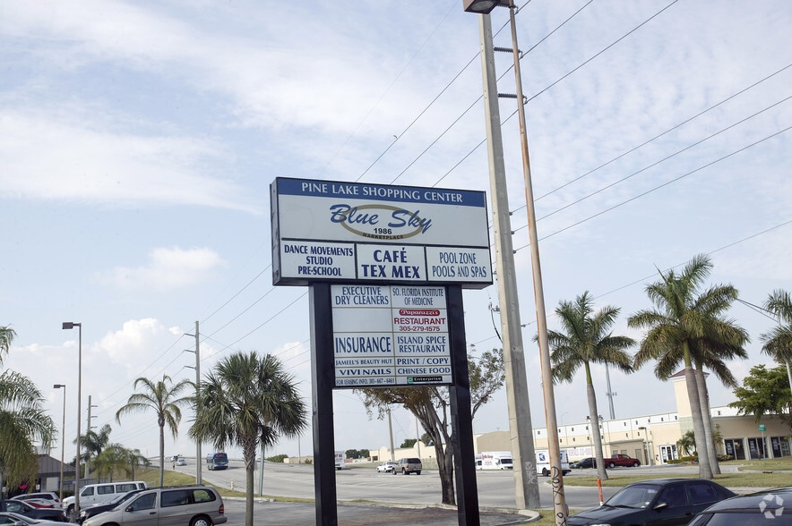 12029-12083 SW 117th Ave, Miami, FL for lease - Building Photo - Image 3 of 13