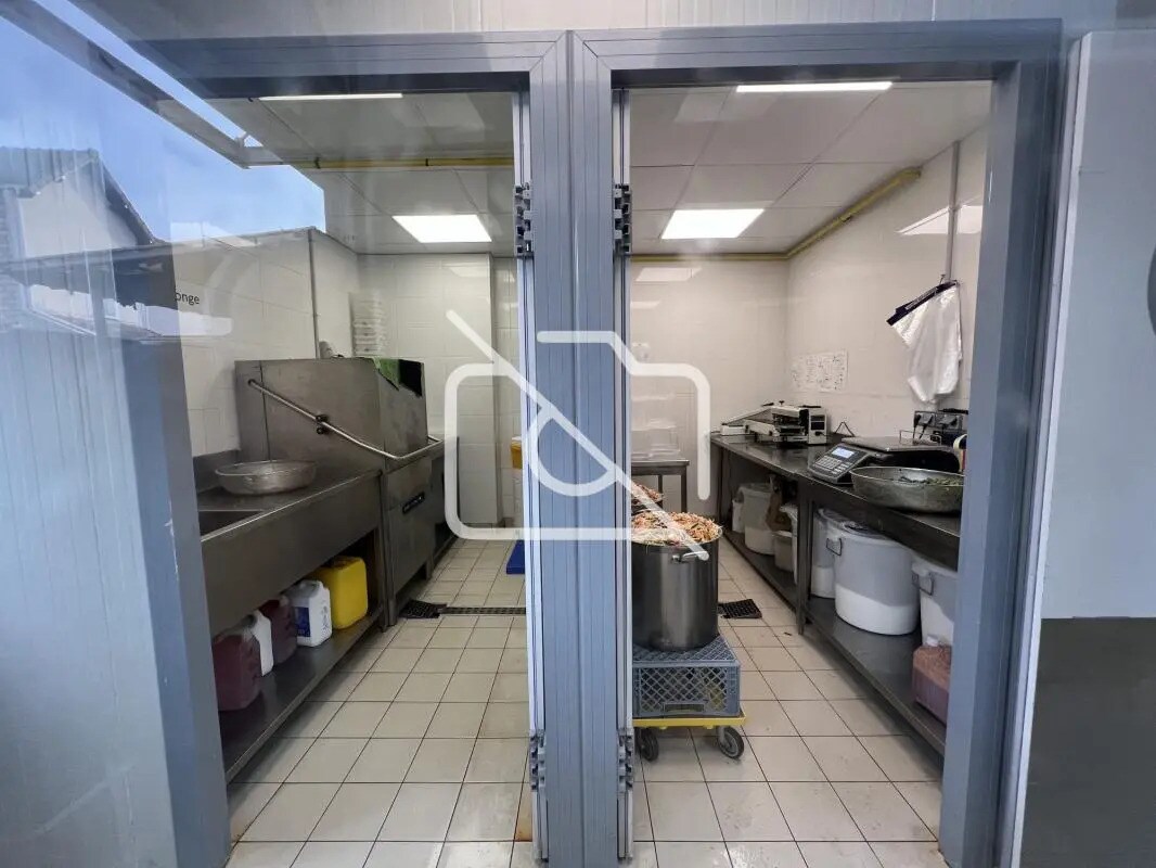 Industrial in Champigny-sur-Marne for sale Building Photo- Image 1 of 11