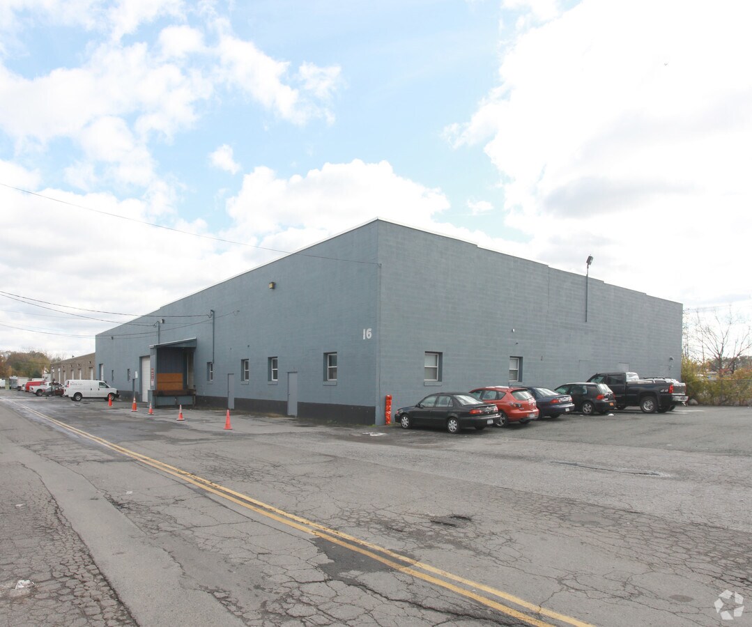 16 Vatrano Rd, Albany, NY 12205