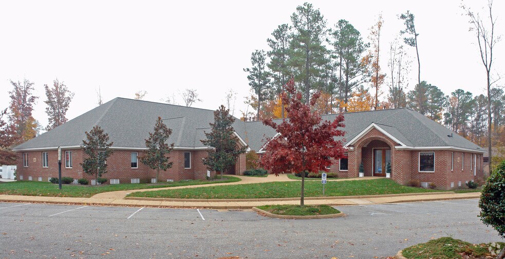 453 McLaws Cir, Williamsburg, VA for sale - Building Photo - Image 1 of 1