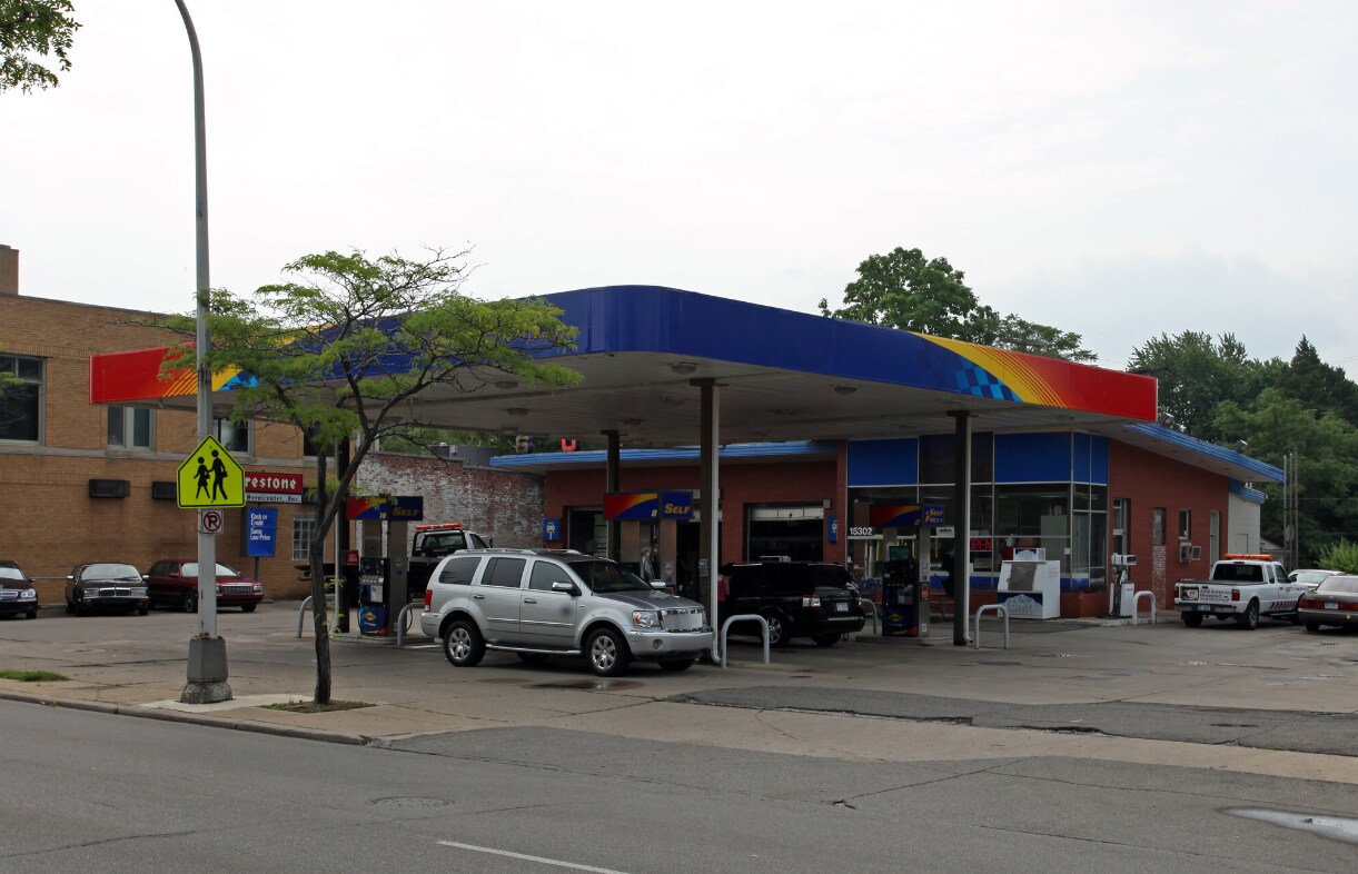 15302 E Jefferson Ave, Grosse Pointe Park, MI for sale Building Photo- Image 1 of 1