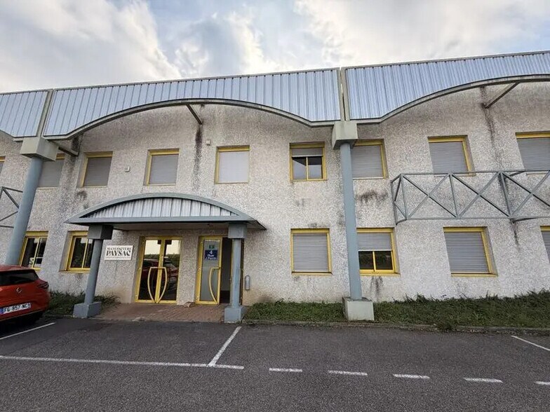 Flex in Genas for sale - Building Photo - Image 1 of 12