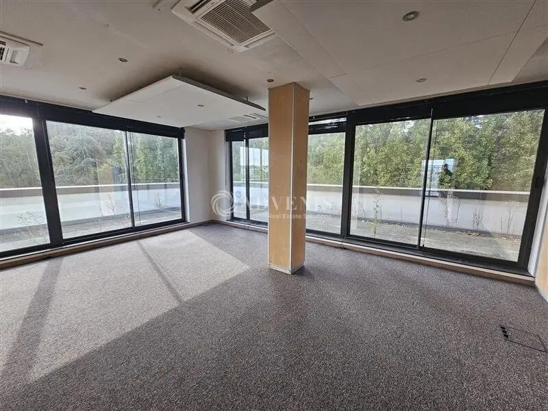 Office in Rosny-sous-Bois for lease Building Photo- Image 1 of 12