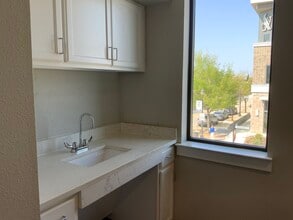 320 S Oak St, Roanoke, TX for lease Interior Photo- Image 2 of 22