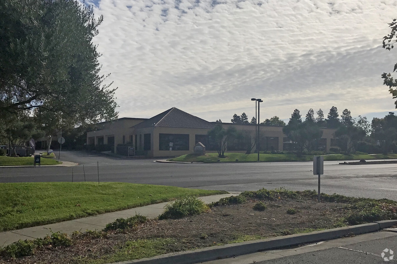 170 Cochrane Plz, Hill, CA 95037