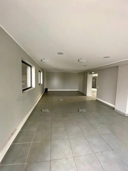 Flex in BERRE-L'ETANG for lease - Interior Photo - Image 3 of 5