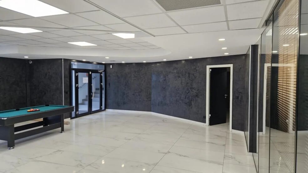 25 Rue Du 35Eme Regiment D'Aviation, Bron for lease - Building Photo - Image 3 of 14