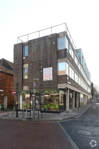 42 South St, Chichester for sale - Primary Photo - Image 1 of 4