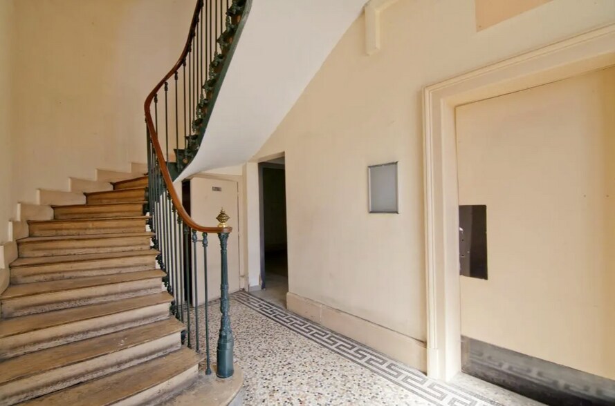 View Photo