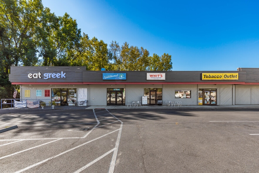 229-245 E Main St, West Jefferson, OH for lease - Building Photo - Image 2 of 9