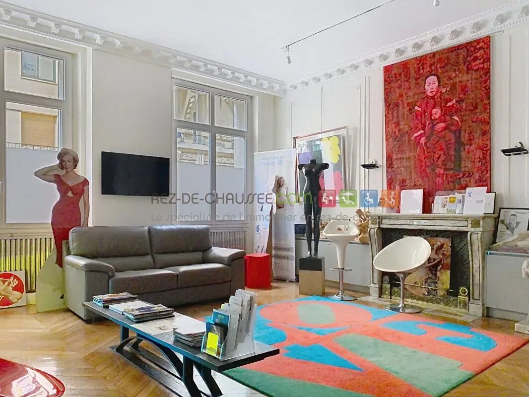 Office in Paris for sale Building Photo- Image 1 of 12