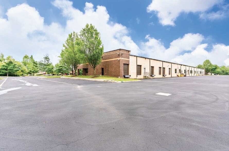 31-47 Reads Way, New Castle, DE for lease - Building Photo - Image 2 of 8