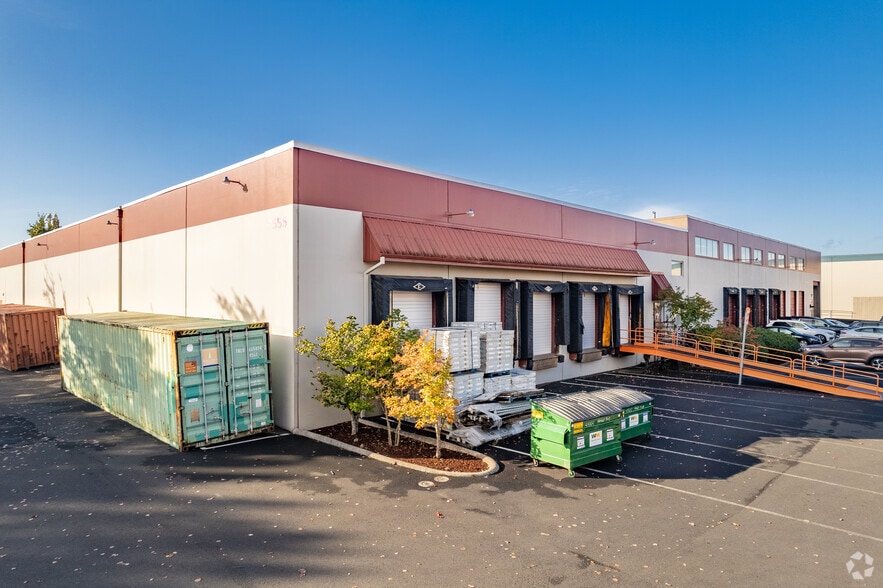 5555 SW 107th Ave, Beaverton, OR for lease - Building Photo - Image 3 of 6