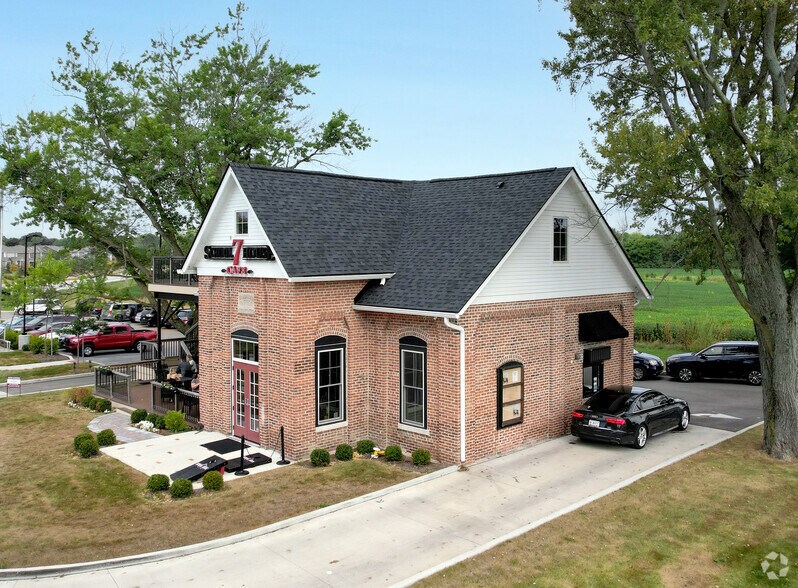 12125 Cyntheanne Rd, Fishers, IN for sale - Primary Photo - Image 1 of 1