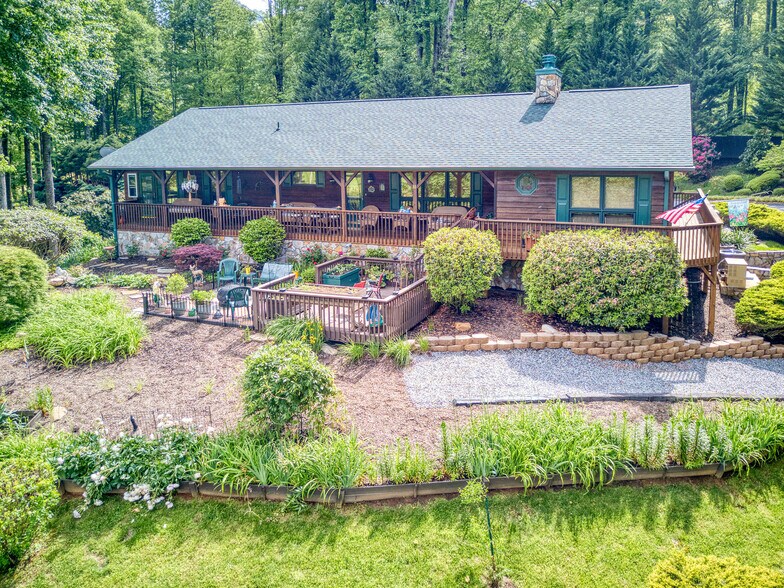 83 Awohali Camino Viejo, Waynesville, NC for sale - Primary Photo - Image 1 of 1