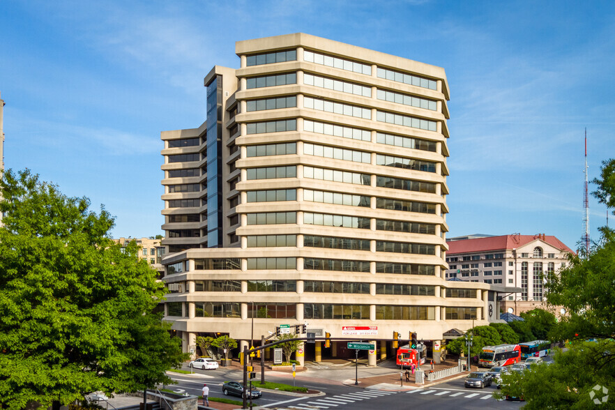 2 Wisconsin Cir, Chevy Chase, MD for lease - Building Photo - Image 1 of 11