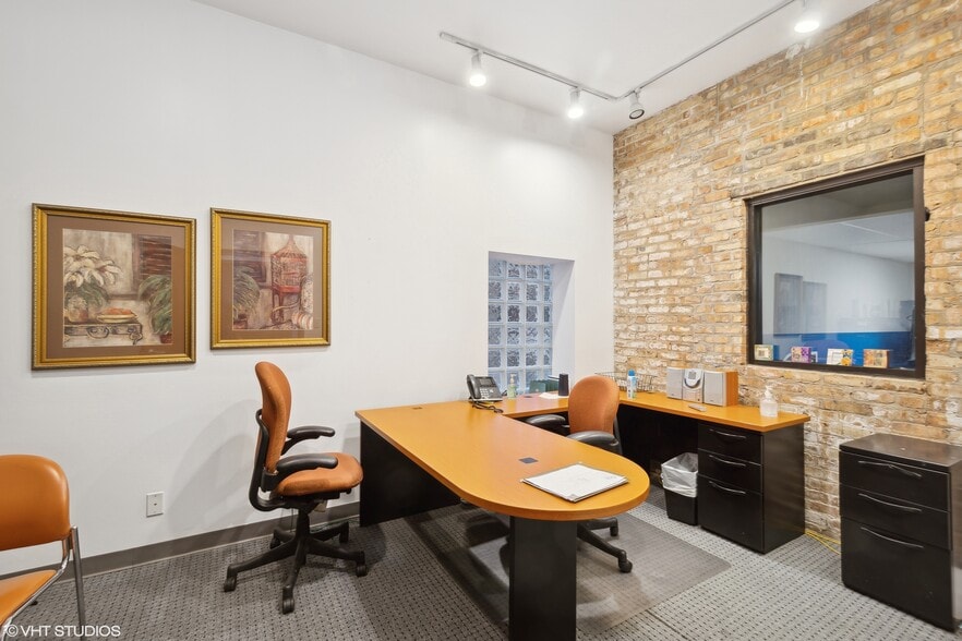 2147 N Western Ave, Chicago, IL for sale - Interior Photo - Image 1 of 1