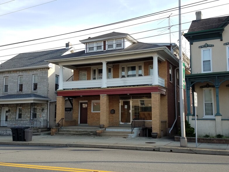 34 E Lancaster Ave, Shillington, PA for lease - Primary Photo - Image 1 of 14