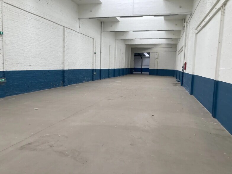 Flex in Lille for lease - Building Photo - Image 3 of 7