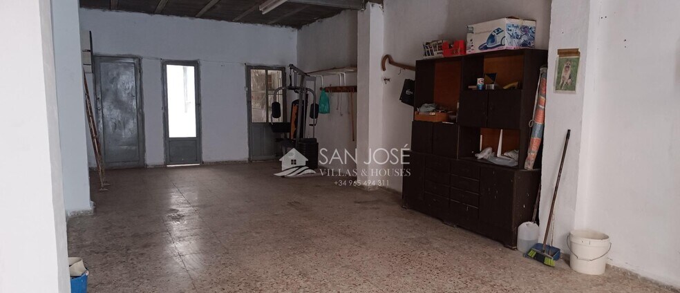 Industrial in Alicante for sale - Building Photo - Image 3 of 10