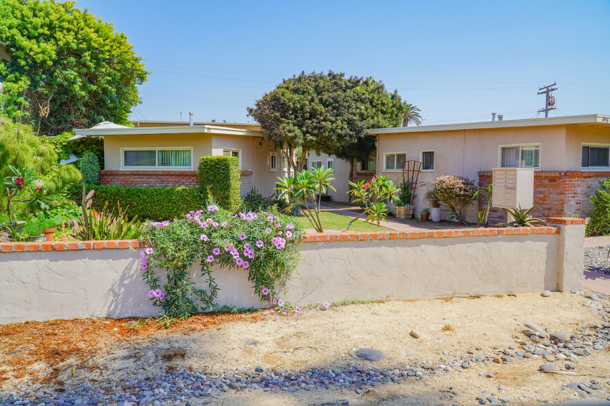 4956-4964 Santa Cruz Ave, San Diego, CA for sale - Building Photo - Image 3 of 5