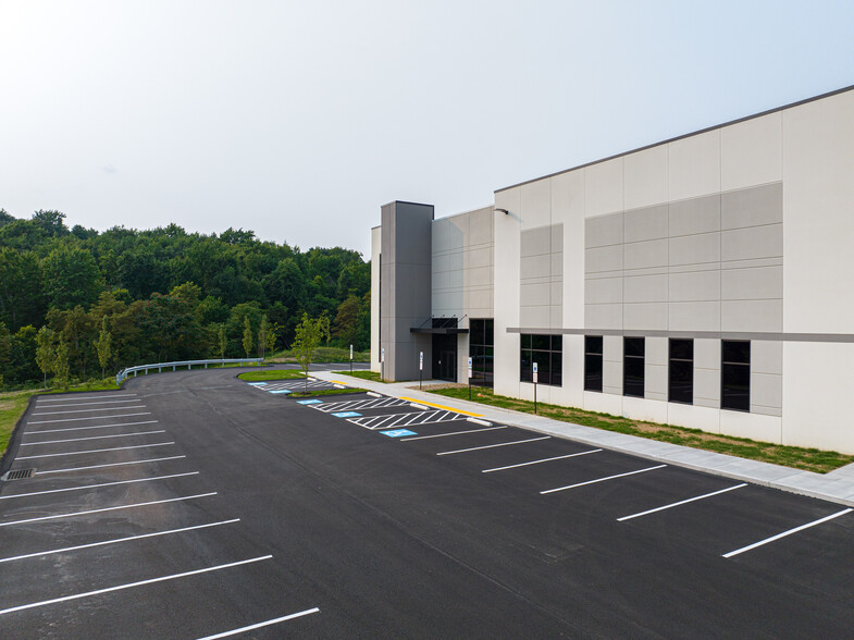 Excel Dr, Mount Pleasant, PA for lease - Building Photo - Image 3 of 11