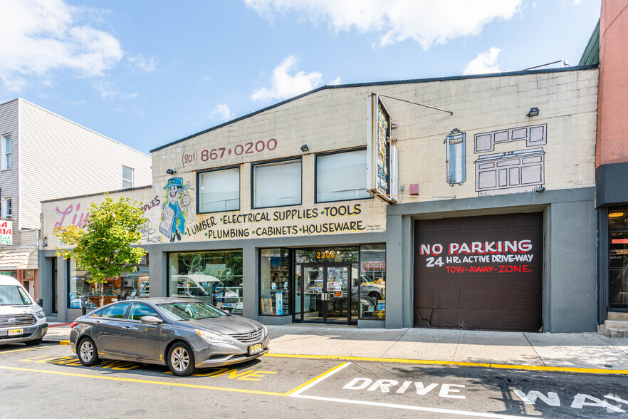 2302-2306 Bergenline Ave, Union City, NJ for sale - Primary Photo - Image 1 of 1