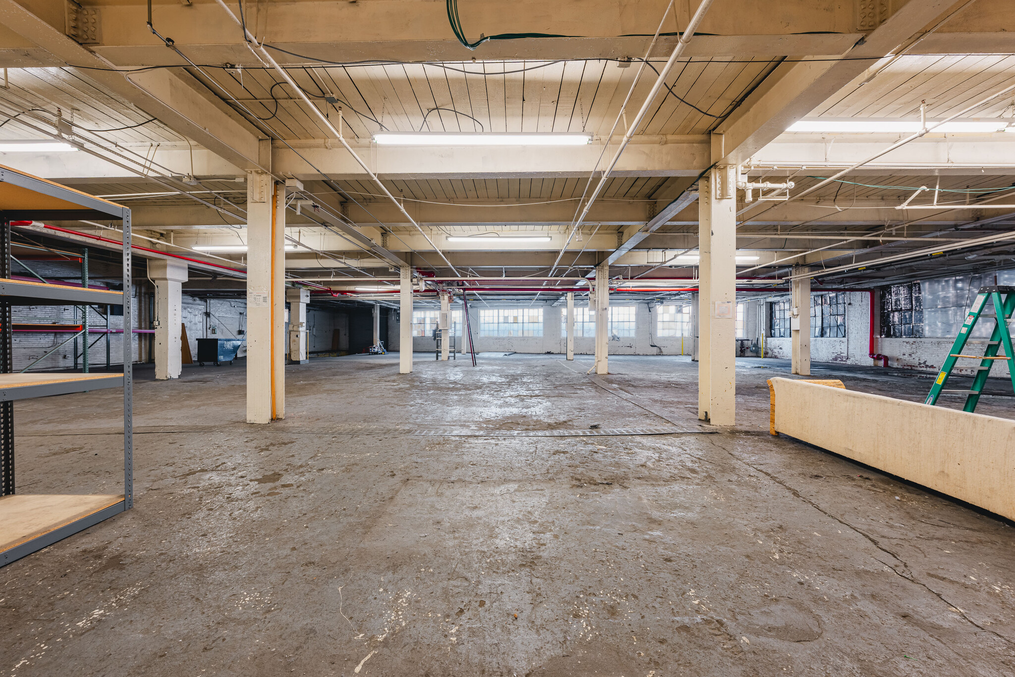 236-276 Greenpoint Ave, Brooklyn, NY for lease Interior Photo- Image 1 of 6