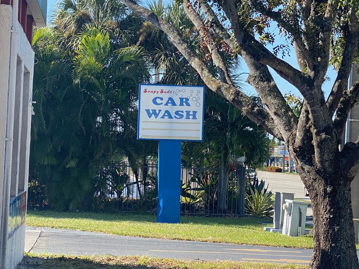 2408 Winkler Ave, Fort Myers, FL 33901