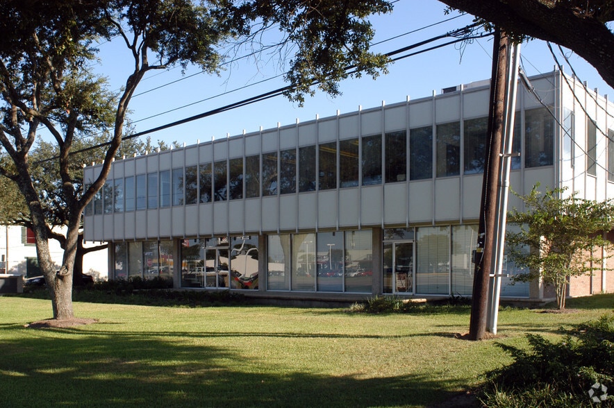 6554 Florida Blvd, Baton Rouge, LA for lease - Building Photo - Image 2 of 60