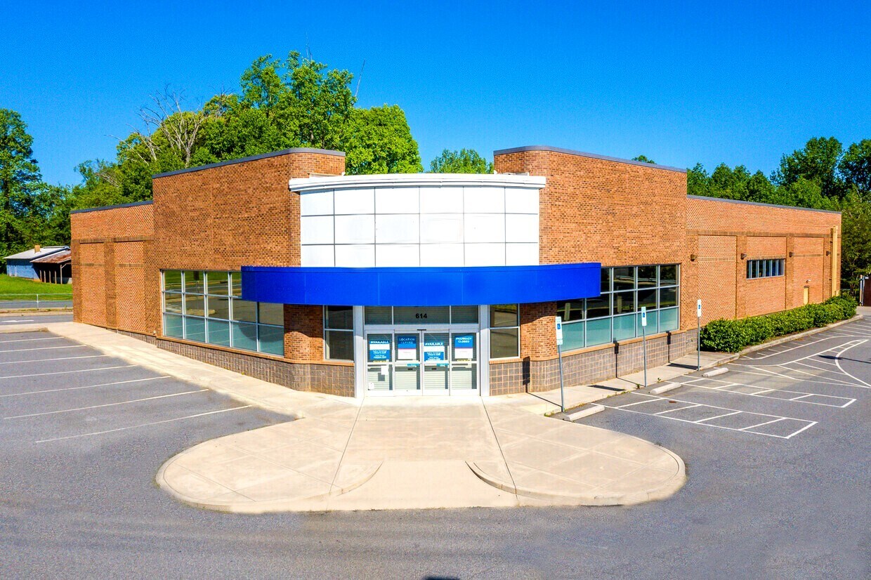 614 Brawley School Rd, Mooresville, NC 28117