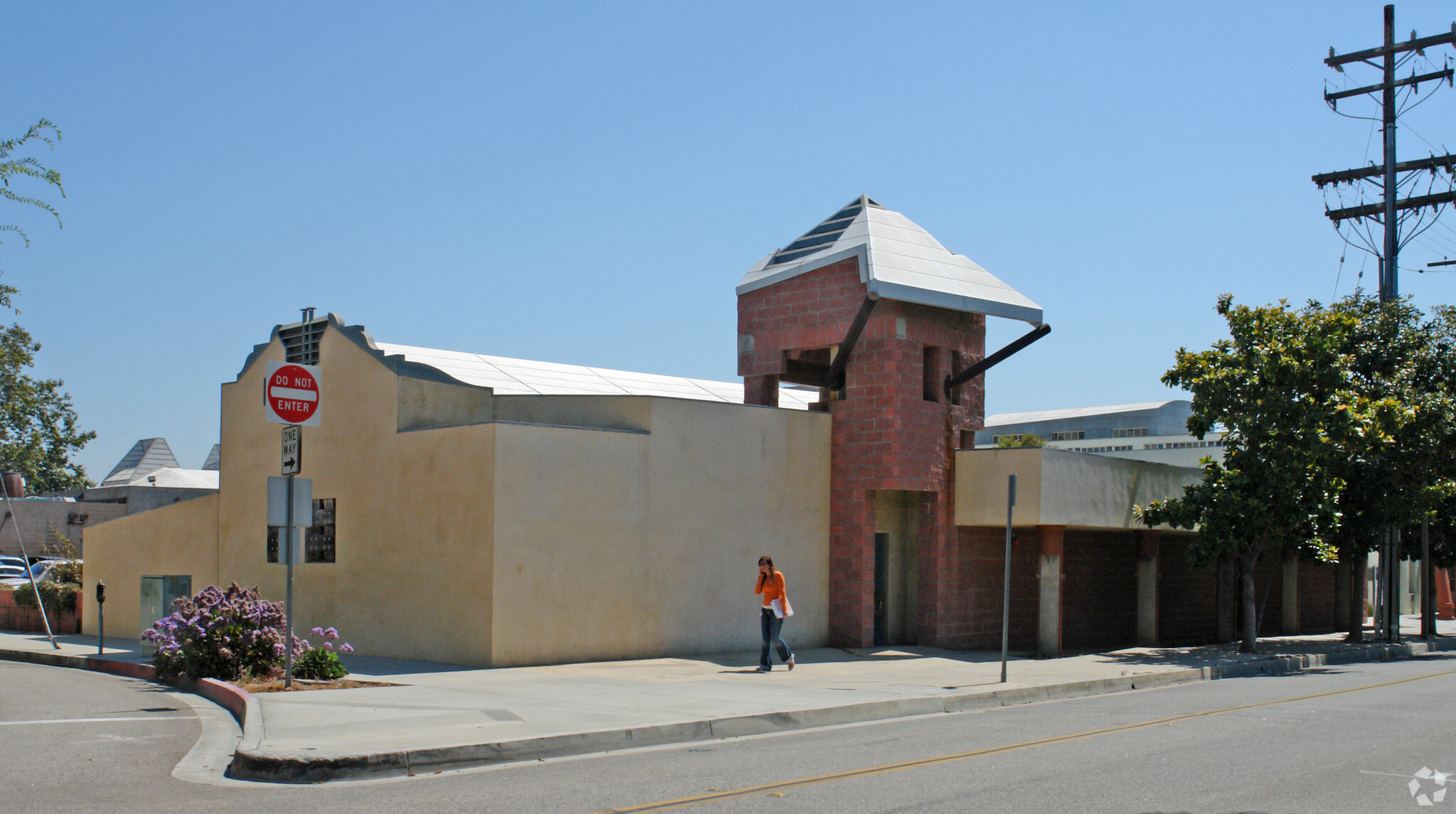 3958 Ince Blvd, Culver City, CA for lease Primary Photo- Image 1 of 8