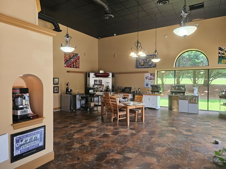 1505 University Dr, Auburn, GA for sale - Building Photo - Image 2 of 20