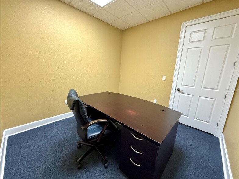 1402 W Fletcher Ave, Tampa, FL for lease - Interior Photo - Image 3 of 13