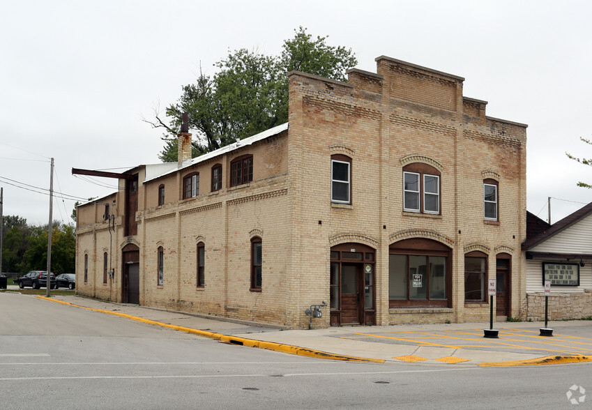 508 Fredonia Ave, Fredonia, WI for sale - Primary Photo - Image 1 of 1