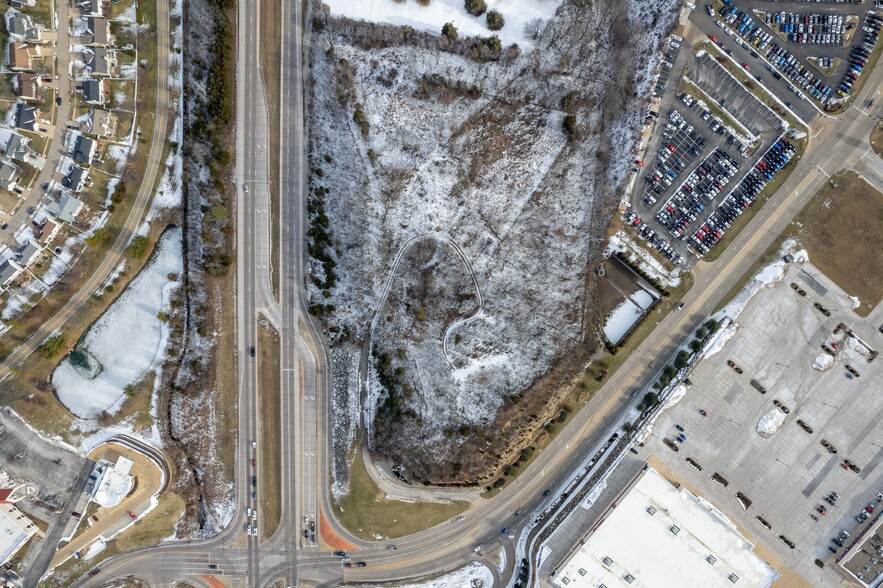 175 Misty Manor Rd, Fenton, MO for sale - Building Photo - Image 3 of 10