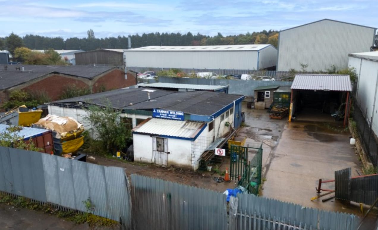 32 Newton Rd, Hinckley for sale Primary Photo- Image 1 of 9