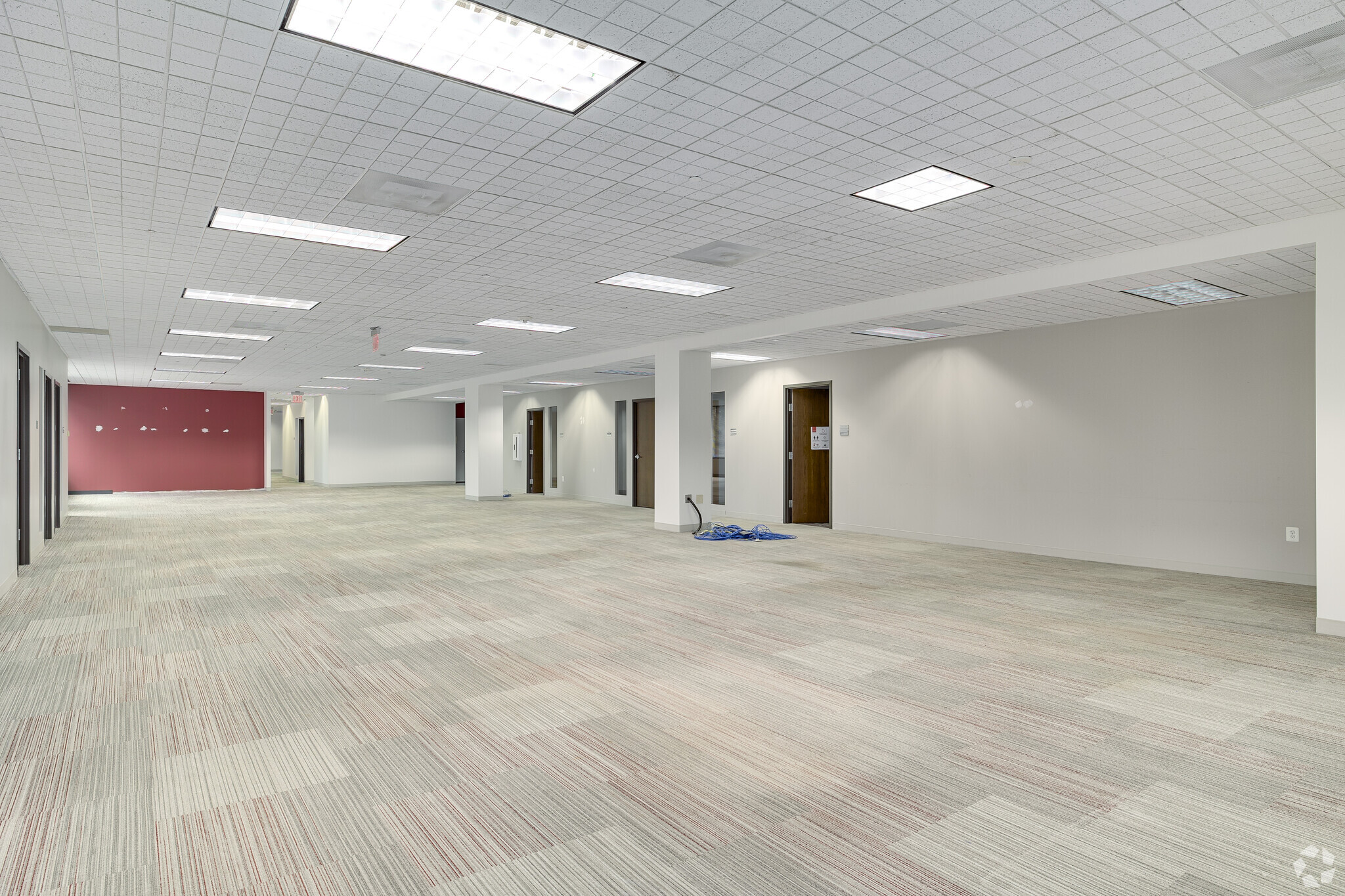 15000 Conference Center Dr, Chantilly, VA for lease Interior Photo- Image 1 of 9