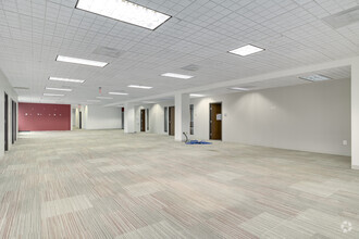 15000 Conference Center Dr, Chantilly, VA for lease Interior Photo- Image 2 of 9