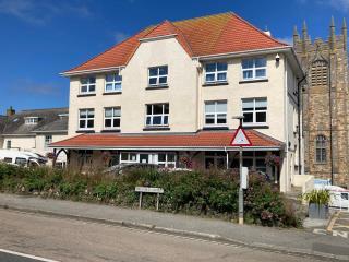 28 Mount Wise, Newquay, TR7 2BJ - Office for Lease | LoopNet