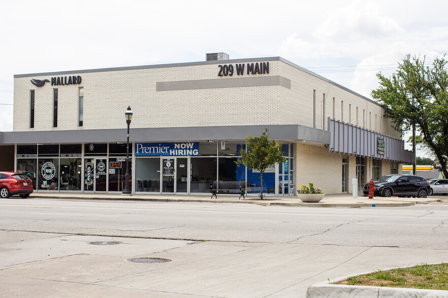 209 W Main St, Grand Prairie, TX for sale - Building Photo - Image 1 of 1