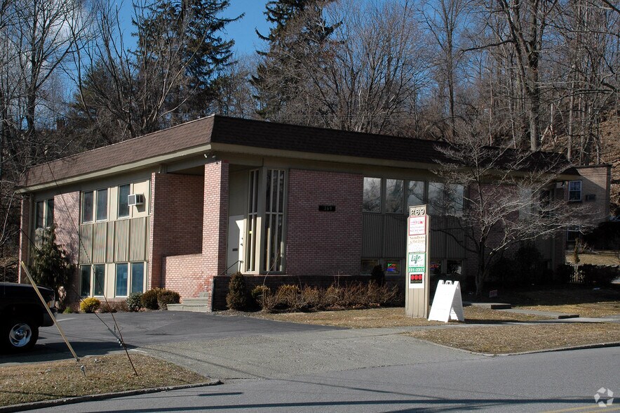 369 Fullerton Ave, Newburgh, NY for sale - Primary Photo - Image 1 of 1