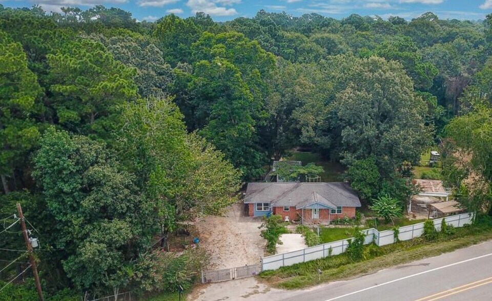 26745 FM 2090 Rd, Splendora, TX for sale - Building Photo - Image 2 of 21