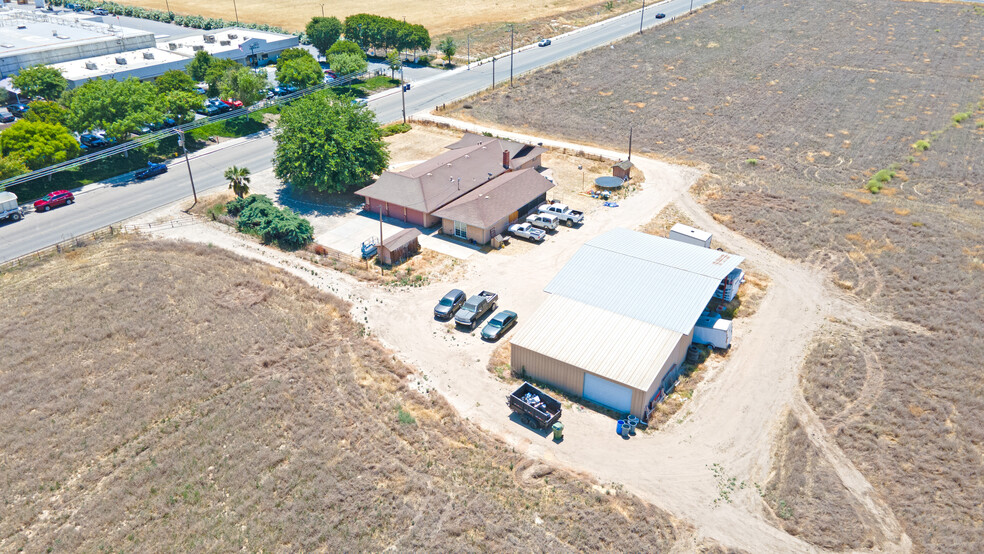 307 Dianne Dr, Turlock, CA for sale - Building Photo - Image 3 of 4