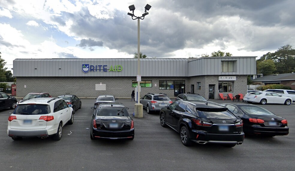 277 Fairfield Ave, Waterbury, CT for lease - Building Photo - Image 1 of 20