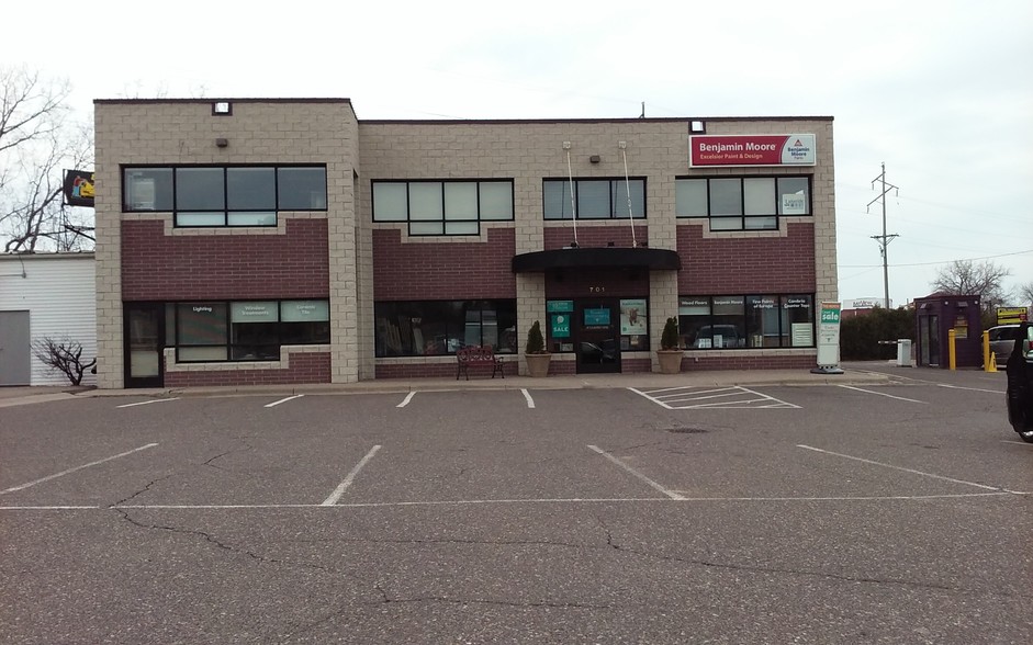 701 Highway 7, Excelsior, MN for sale - Building Photo - Image 1 of 1