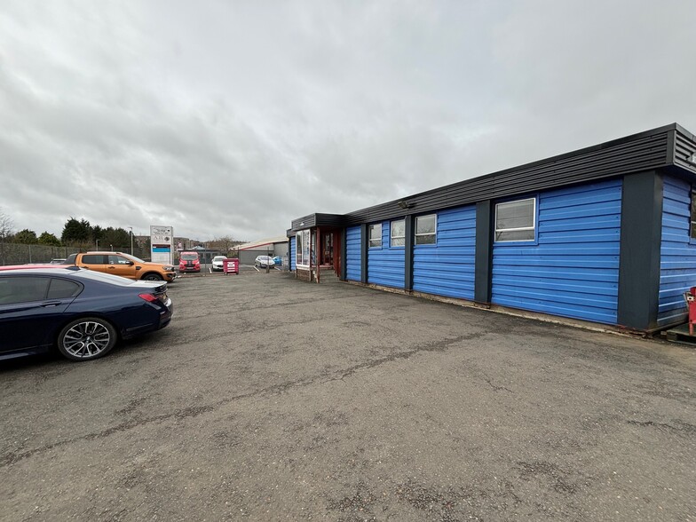 7 Law Pl, East Kilbride for lease - Primary Photo - Image 1 of 1