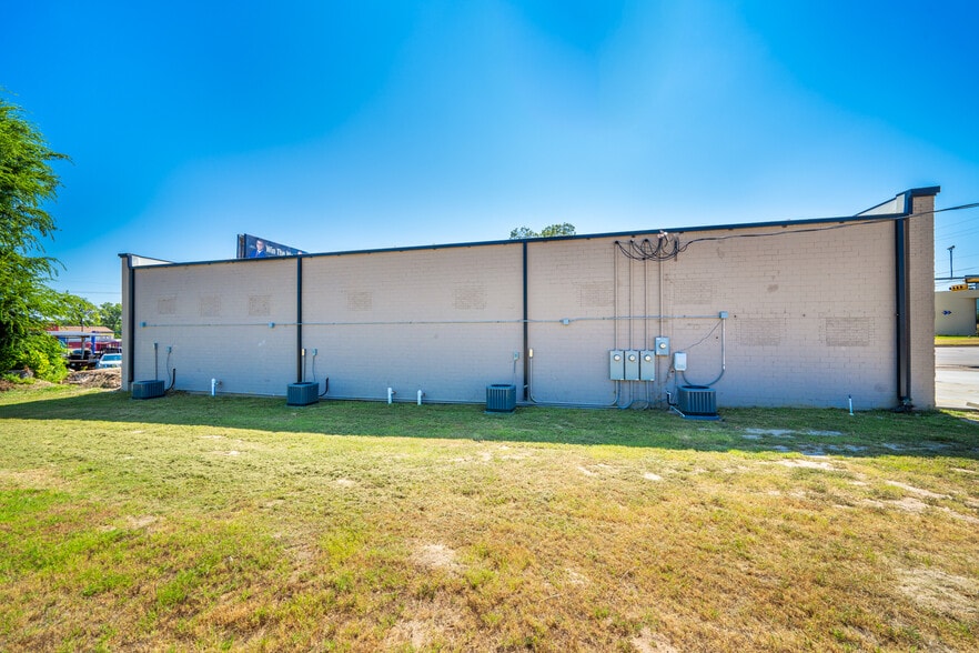 307 US Highway 271 N, Gilmer, TX for lease - Building Photo - Image 3 of 27