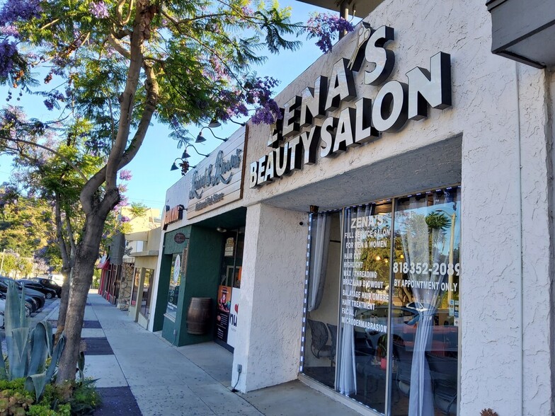 10019-10023 Commerce Ave, Tujunga, CA for sale - Building Photo - Image 1 of 3